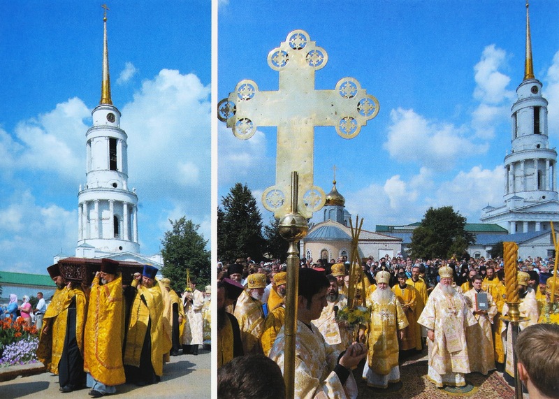 Крестный ход в день памяти святителя Тихона. Фото 2006 г.