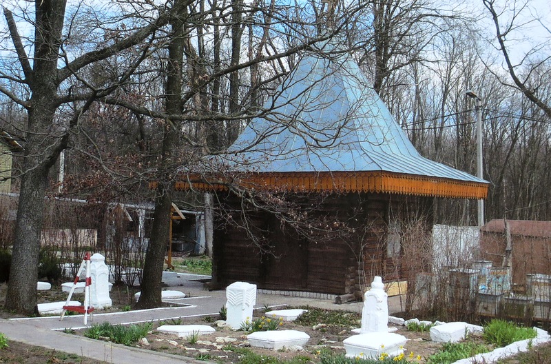 Часовня на братском кладбище. Фото 2006 г.