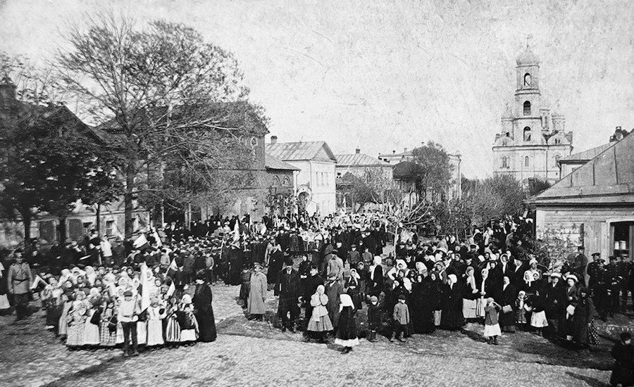 Крестный ход по улицам Данкова в честь 300-летия Дома Романовых