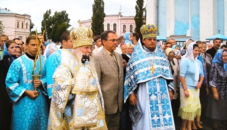 Епископ Липецкий и Елецкий Никон, глава Данковского района В.В Осипов и настоятель Тихвинского собора архимандрит Герман (Ледин)