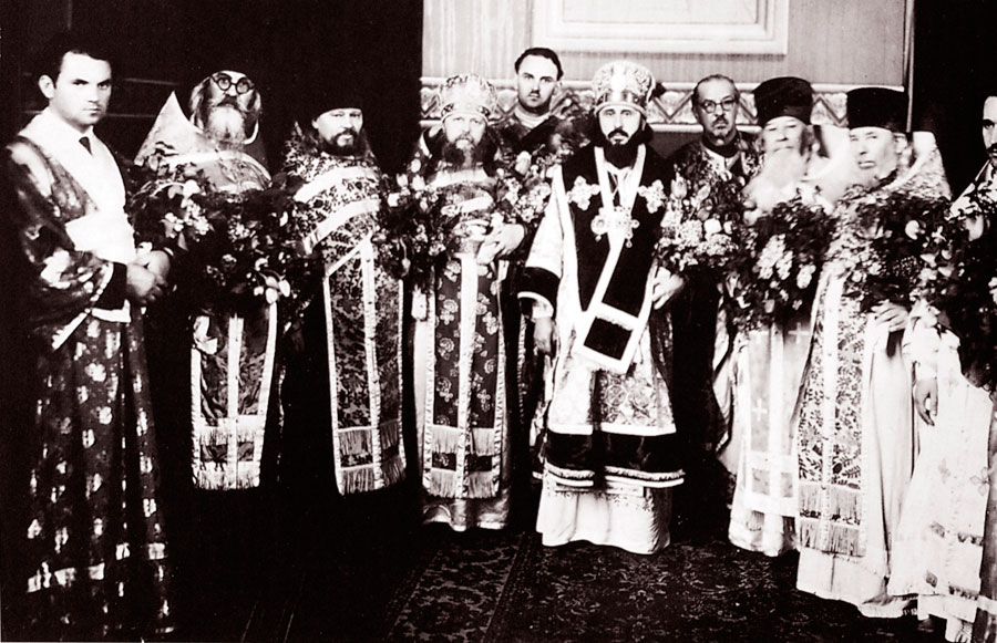 Владыка Сергий в соборе в праздник Троицы
