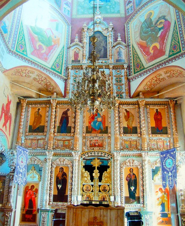 Главный иконостас Введенского храма