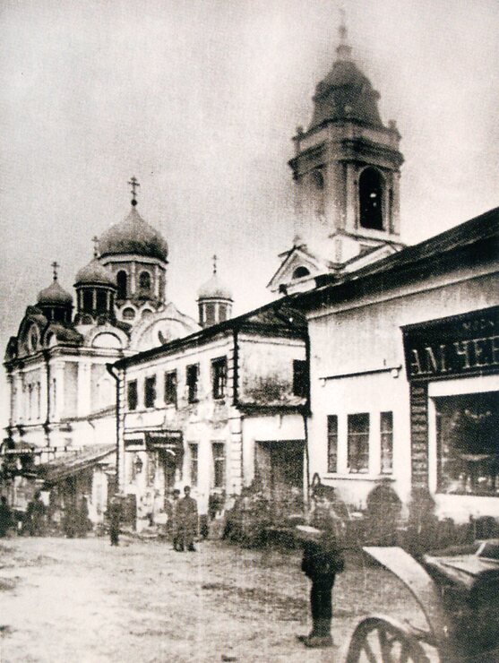Вид на храм с Архангельской улицы