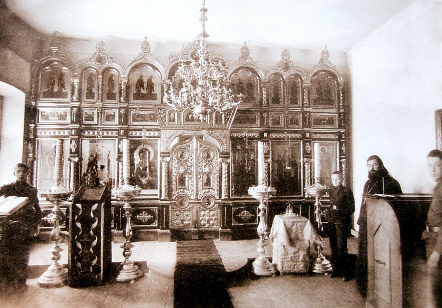 Феодоровский храм в гимназии Павловского